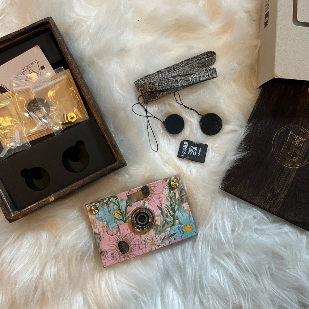 LIKE NEW W BOX Paper Shoot Cork Camera Set in Secret Garden +freebies